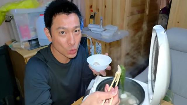 62岁刘德华晒一日三餐，网友：太狠了，难怪看起来像40岁