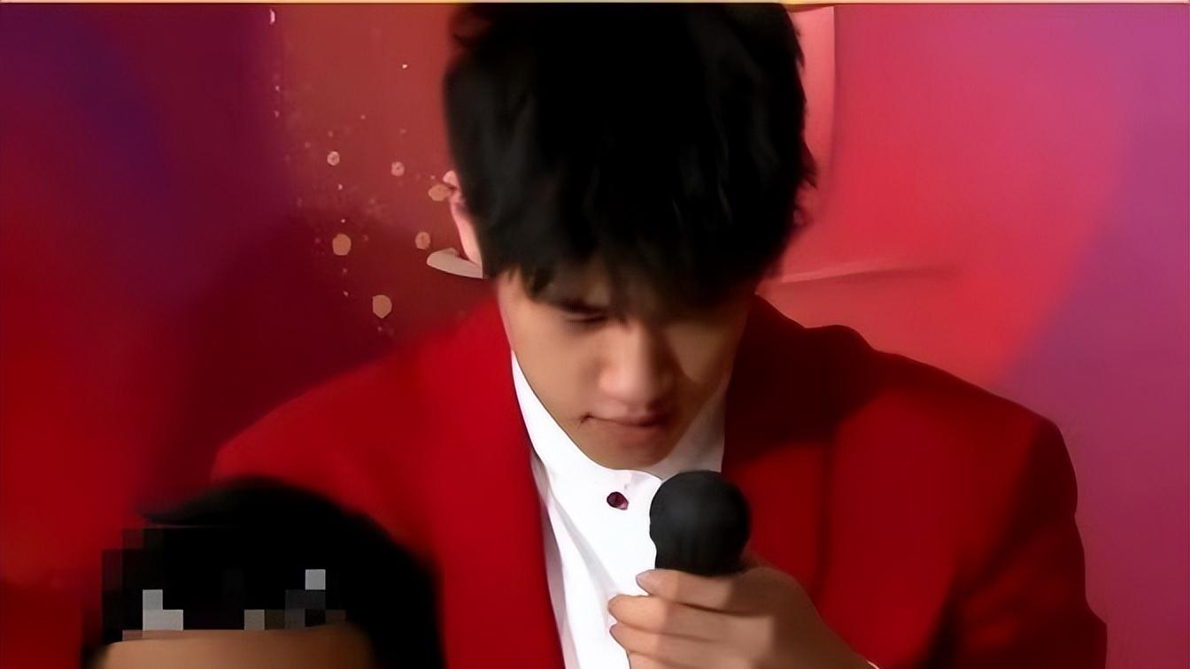 澳门这一夜，樊振东贴脸开大盛李豪，游泳队集体被陈奕迅“点名”