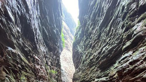 山西黄崖洞旅游全攻略：探秘太行山中的红色堡垒与地质奇观