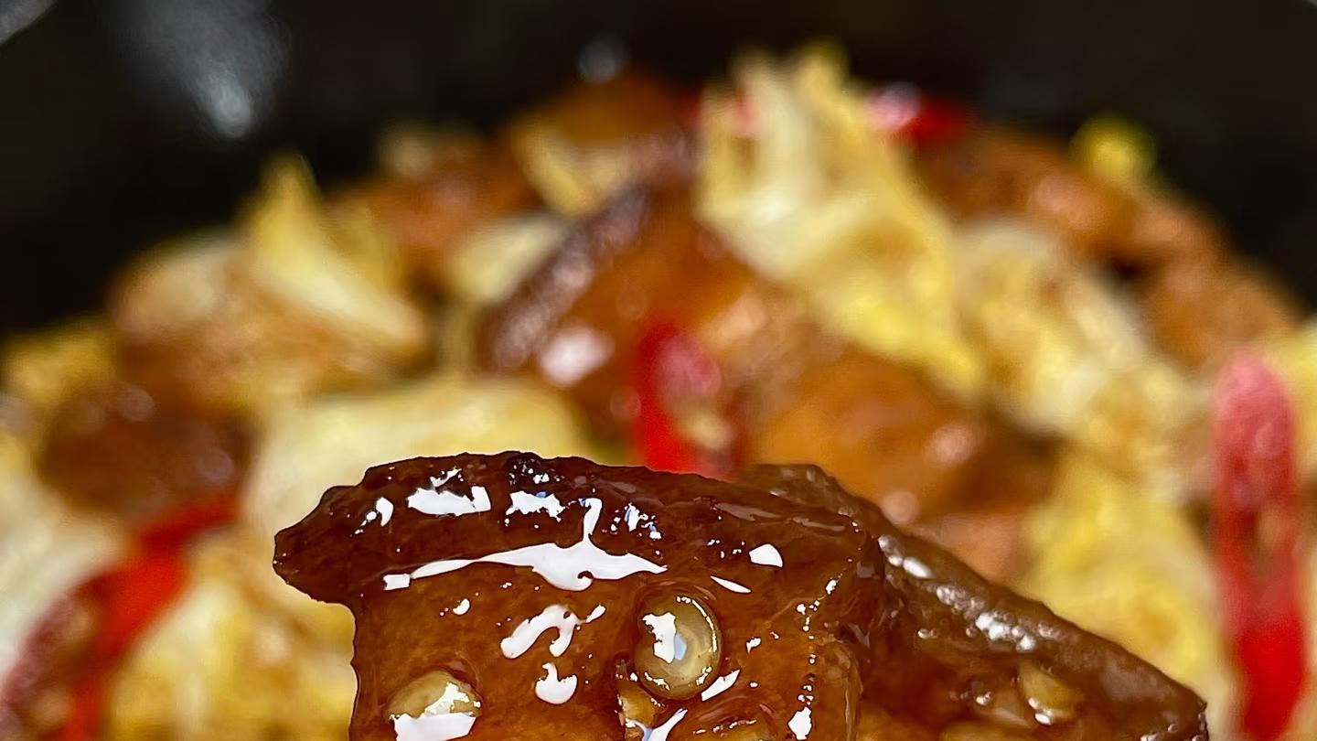 五花肉炒娃娃菜，让我家米饭连蒸三锅！