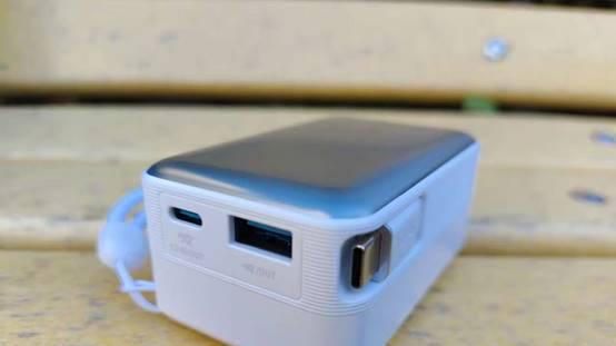 Anker能量盒充电宝A1638测评：重新定义便携能源的“集大成者”