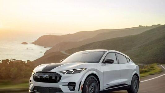 福特电动野马发布，实体后门把手回归