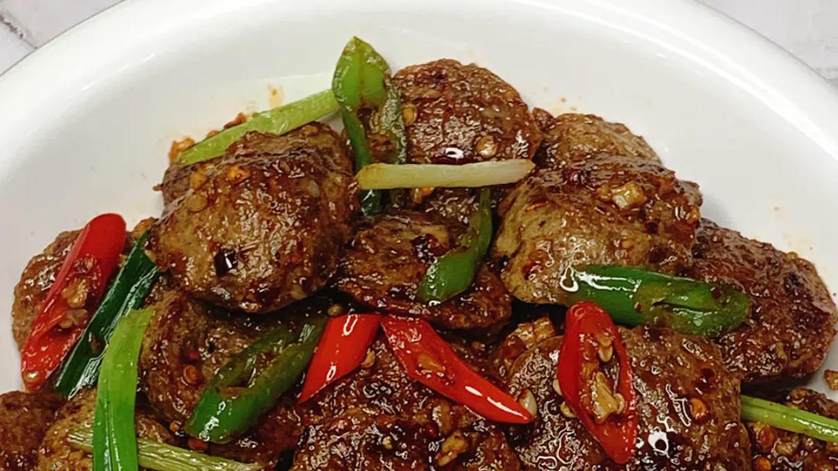 速冻丸子变形记：这盘"糊弄菜"竟让我爸放弃下馆子