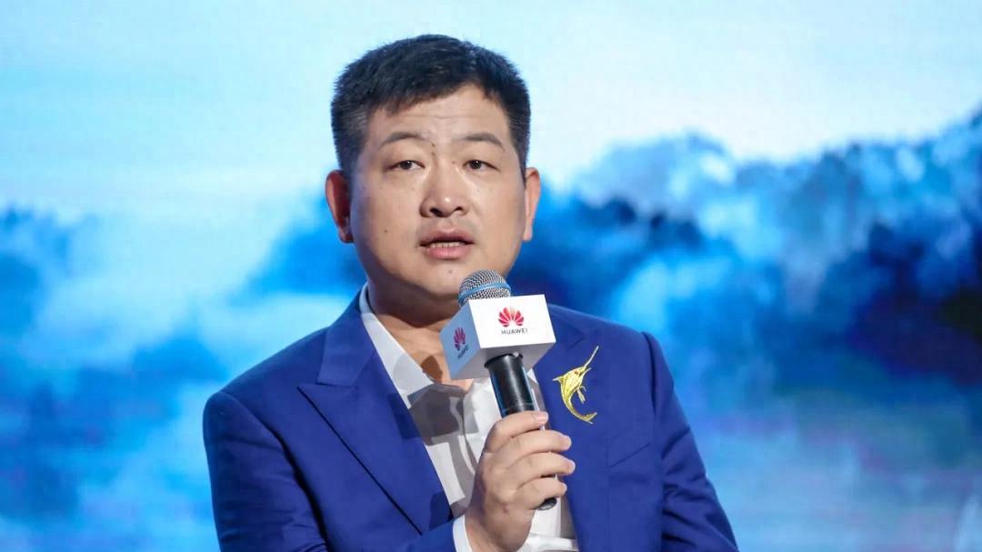 华为云换帅，周跃峰掌舵：一场以数据为基石的AI远征