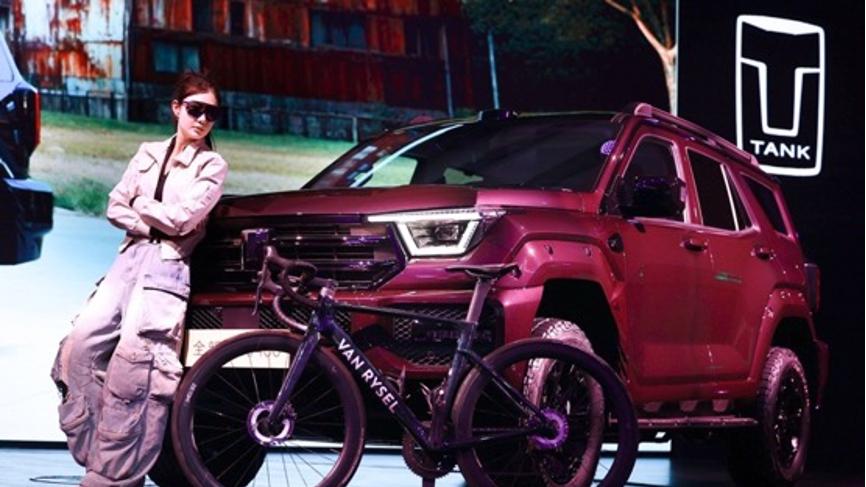 全新坦克400机甲风满满，24.98万起上市，领衔潮酷越野新时代