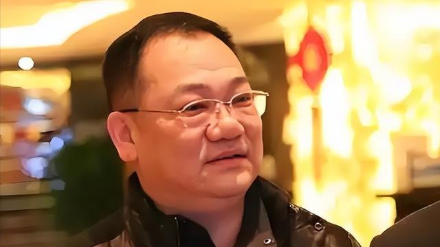 默默垫钱救人14年，19年院查账才被曝光！网友：这才是医者仁心！