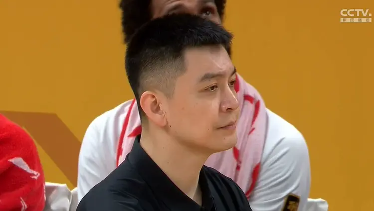 全场低迷狂输19分！辽篮遭开门黑，看看主帅杨鸣赛后是怎么说的吧