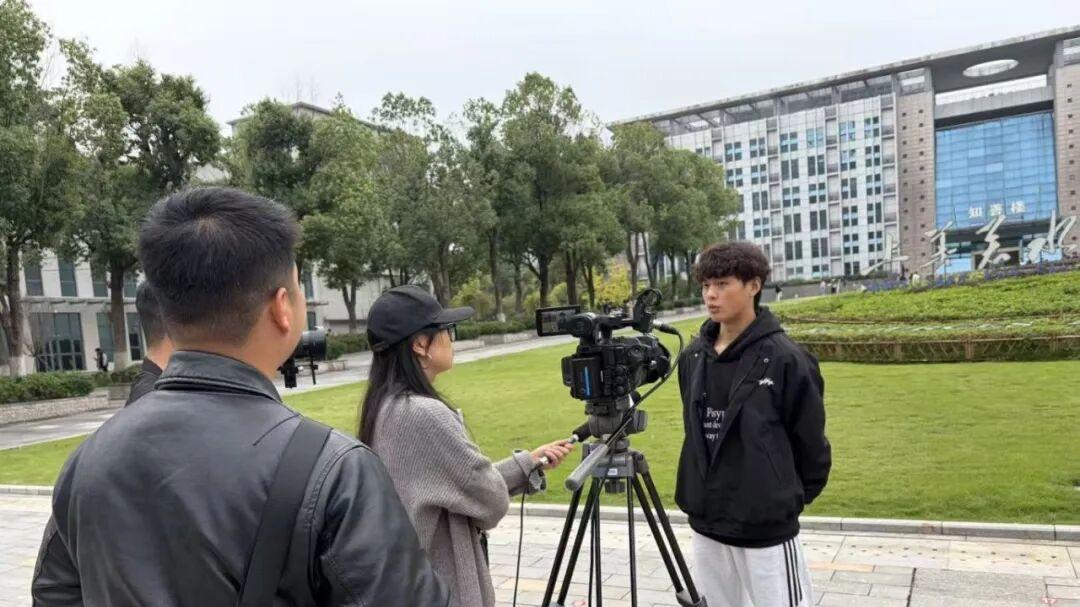 一脚世界波，一份委培书！巫山文旅集团与夏奇正式签署定向委培协议，为其护航未来！