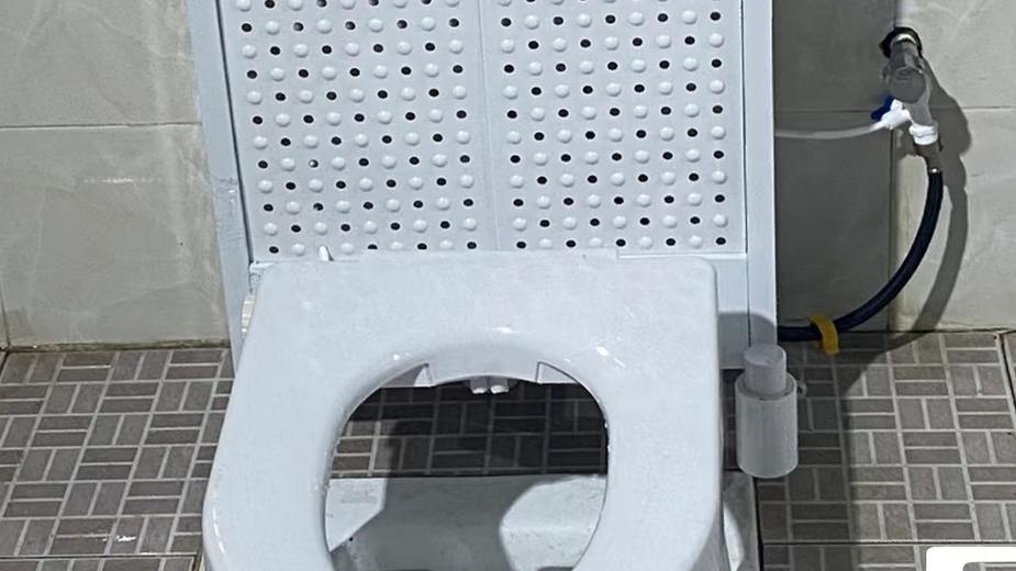 越来越多人卫生间不装马桶了，看看广州人的装修，简直不要太神奇