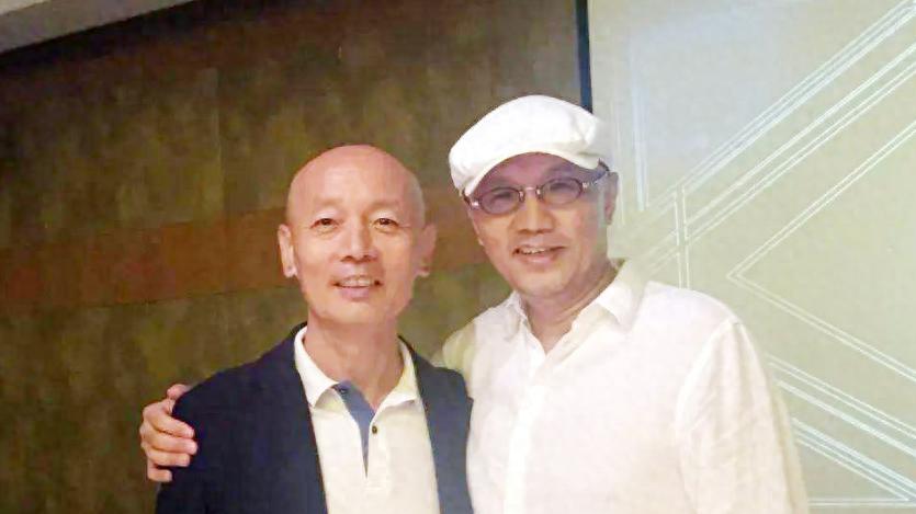 歌手孙国庆：哥哥是歌唱家，父母先后离世，娶平凡妻子恩爱至今