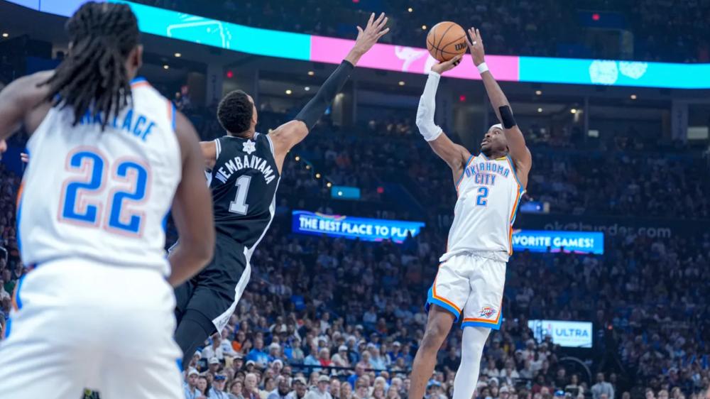 亚历山大遭马刺三杀！19投22分正负值-15 下半场10中2吞主场首败