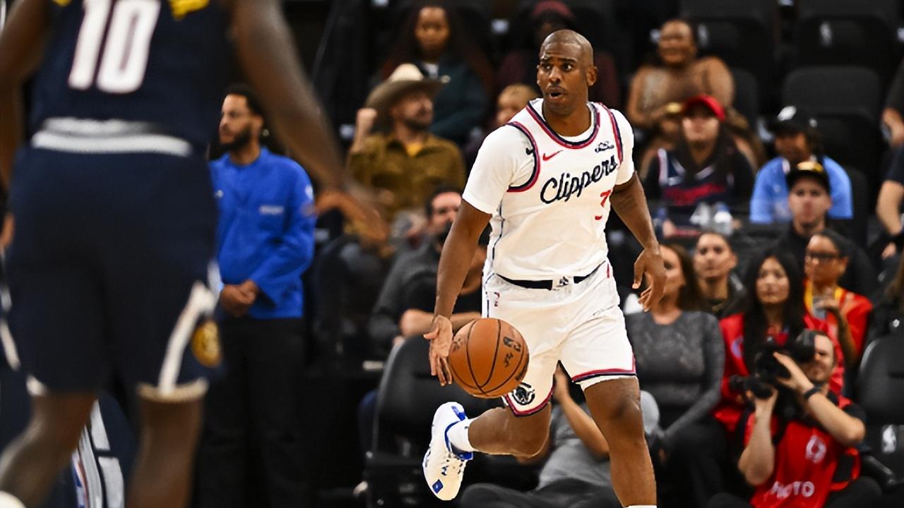 快船大胜夜：哈登创五大纪录，保罗宣布退役，小卡终迎回归