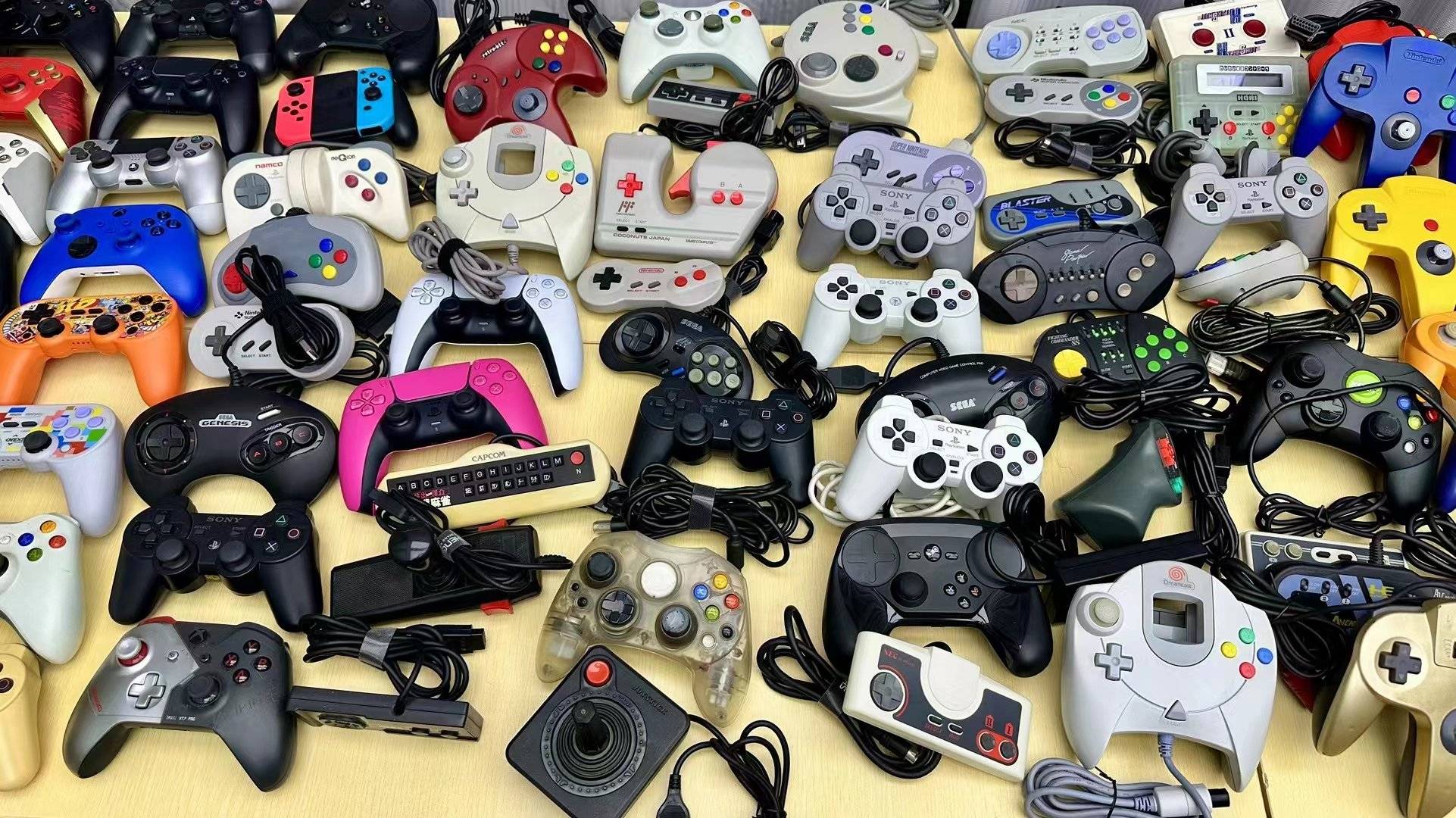 游戏手柄哪个好？十大旗舰手柄深度解析，找到你的专属战神！