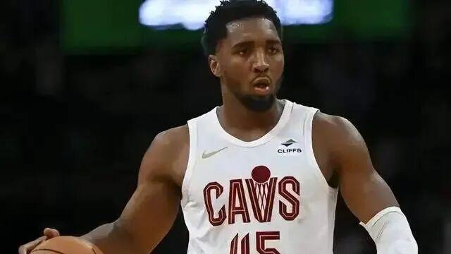 四核豪阵被严重高估！米切尔轰42+3输残阵老鹰，难耐两大球星太水