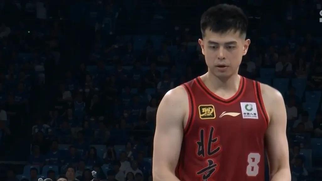 不是杰曼和方硕！北京队输球揪出罪魁祸首，3回合让周琦26分白干