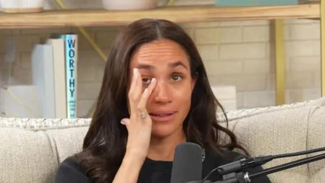 哈里或许真后悔了，自己回不去就想让儿女回王室，可惜一切都晚了