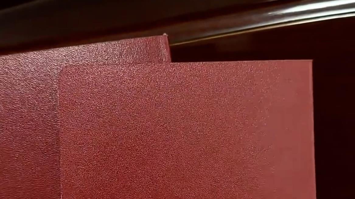 婚证 “囍” 字上热搜：从 “双飞燕” 到 “双喜”，证件迭代藏时代温度