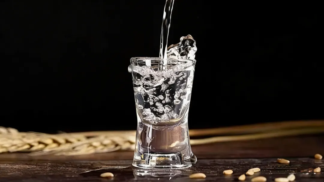 茅台、五粮液价格持续下跌，白酒卖不动了？