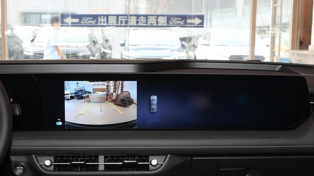 蒙迪欧与君越：2025 款热门 B 级车的全面对决