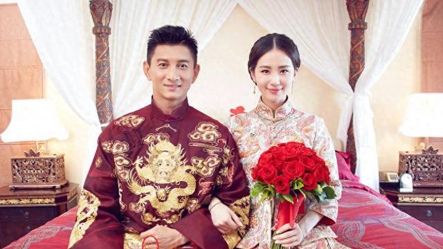 55岁吴奇隆综艺路透照，疑似暴露真实婚姻状态