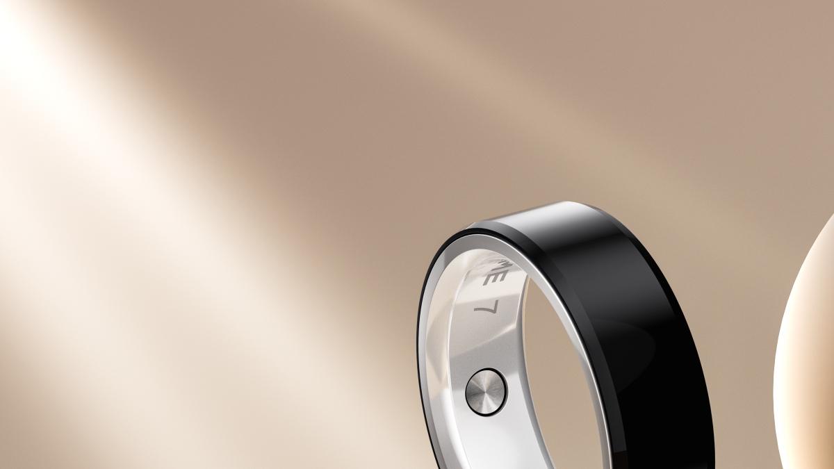 今年双旦，最暖心的礼物藏在指尖：会“提醒”的智能戒指