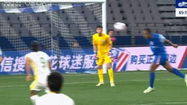 足协裁判评议：京沪大战张玉宁倒地非点球；周定洋红牌系误判