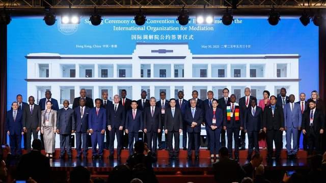 高市政府阴招不断，要另起炉灶，和中国抢国际调解的蛋糕