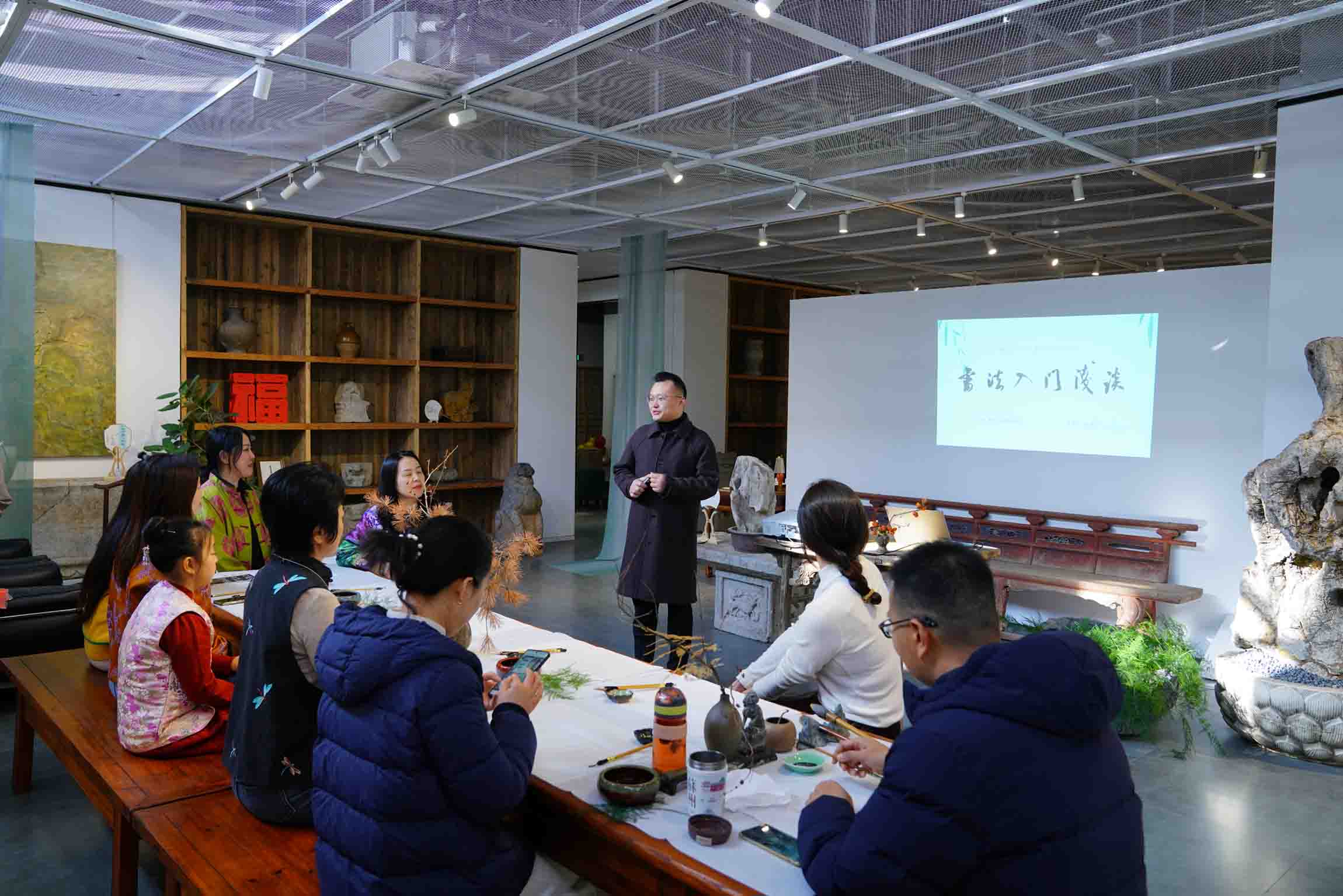 翰墨传薪暖寒岁——青年书法家黄瀚公益讲座雅集在水松石文化艺术中心举行