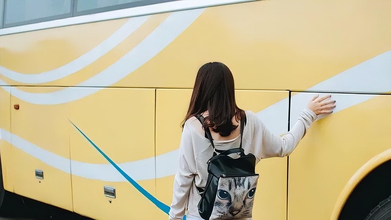 亲密关系中的“哄”与“作”：一场双向的情感博弈