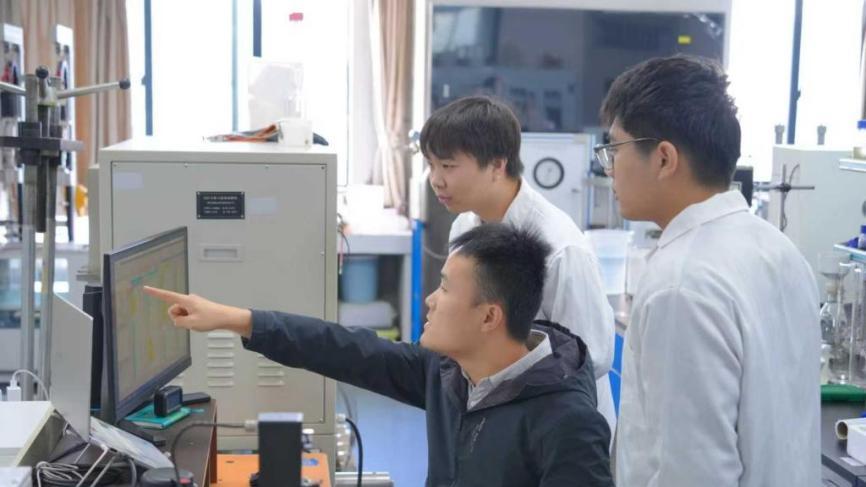 远赴新疆验证！长江大学获一致认可，捧回2项特等！