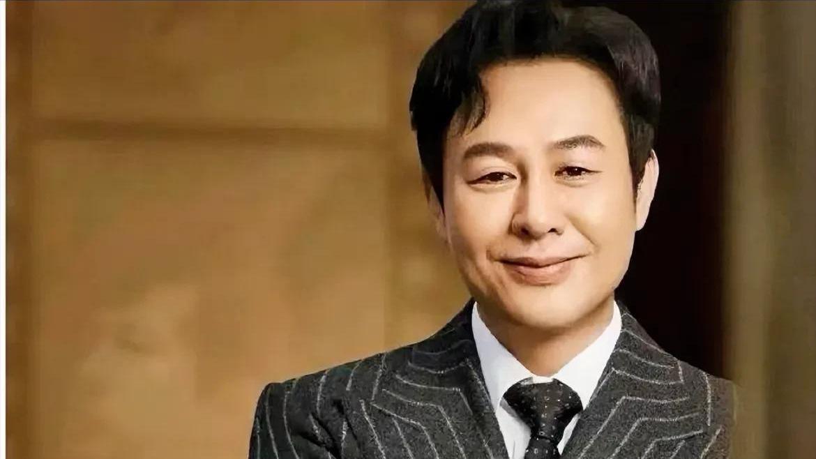 张颂文车内扔粉丝信，是真忍无可忍还是人设崩塌！
