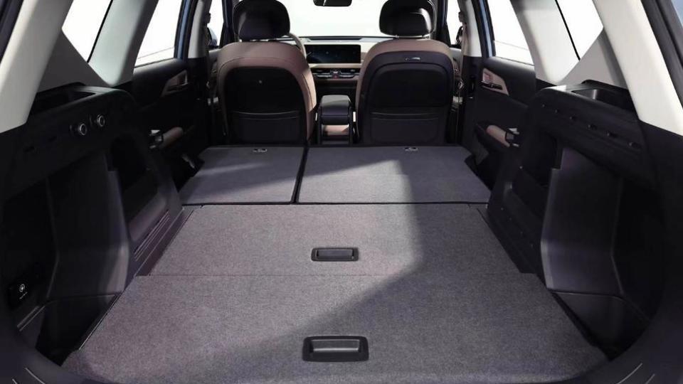 正面对刚比亚迪宋PLUSEV，起亚新车太猛了，延续之前概念车的设计