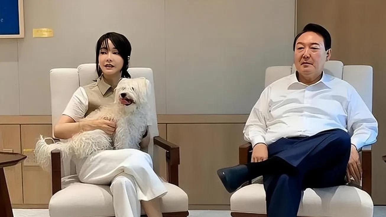 尴尬了！尹锡悦刚强硬表态，不到24小时，坏消息又传来了