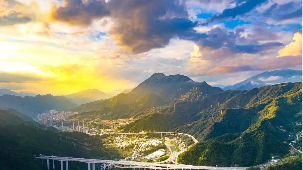 天堑变通途，银川至百色高速全线开通，沿途老司机开心笑了