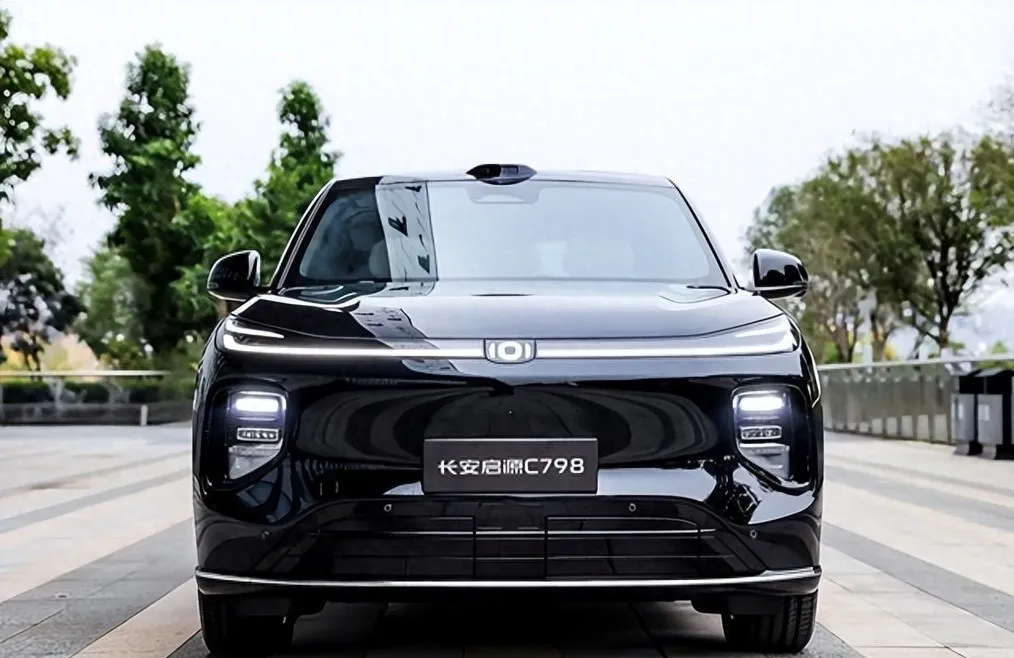 长安推出全新SUV，配插混动力、激光雷达，周杰伦代言，外观很漂亮