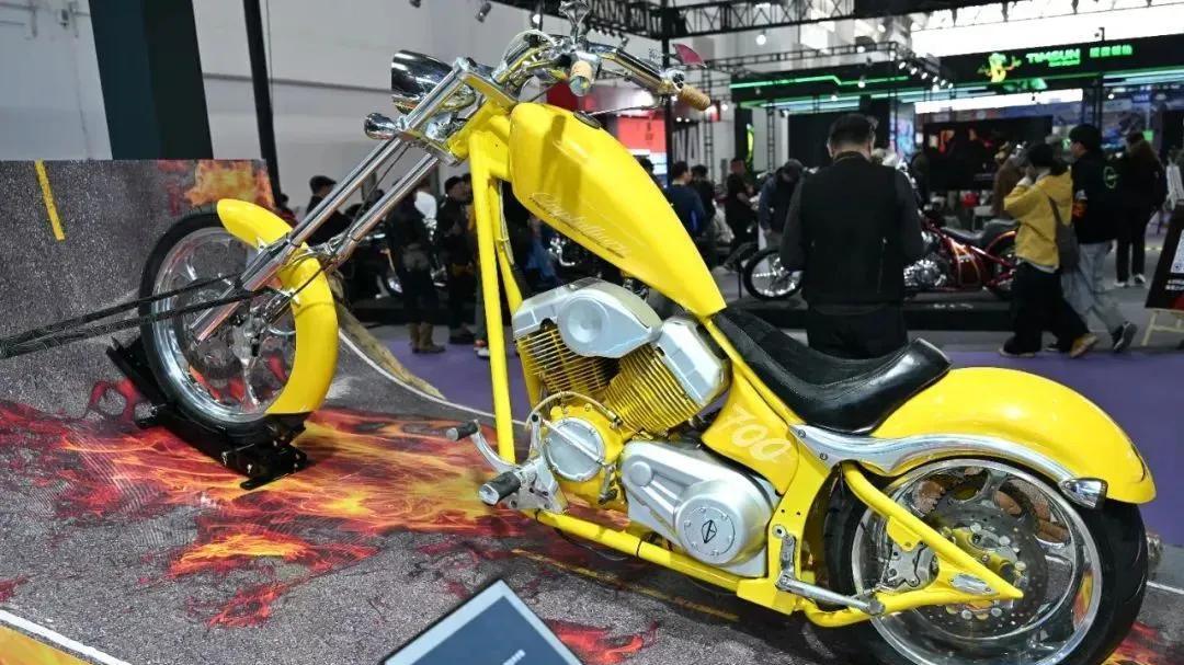 国产新势力炸场！私奔摩托6款新车齐发，从125cc到1200cc全系覆盖