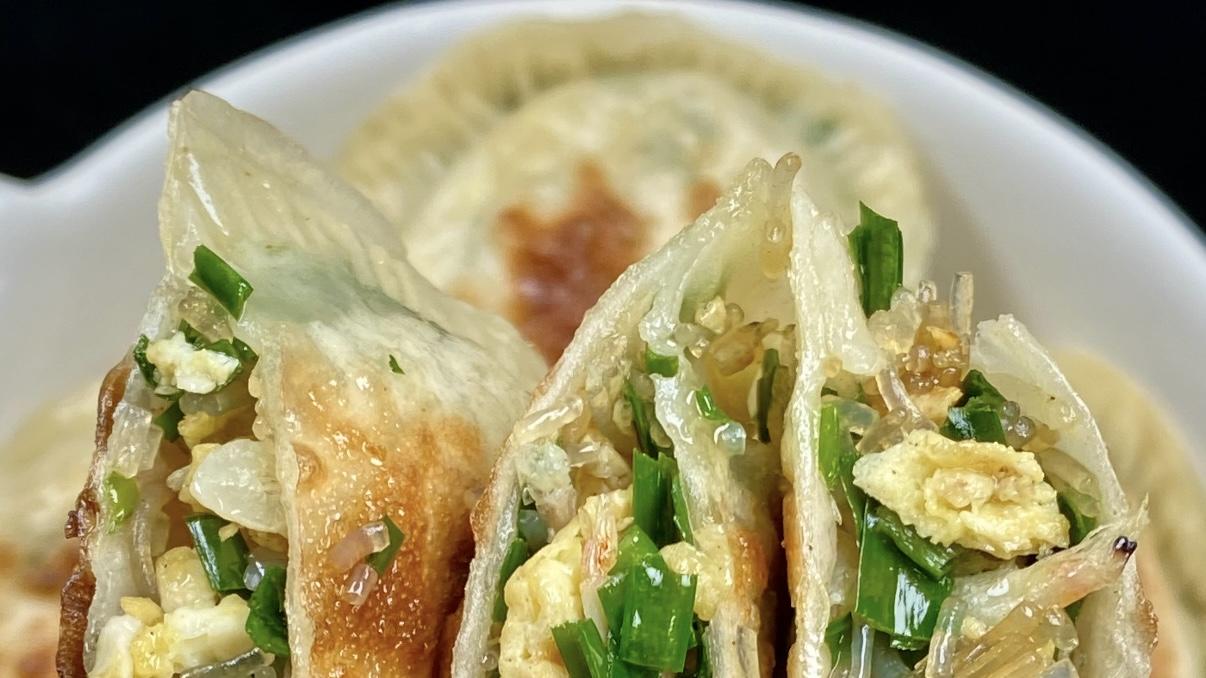 “咔嚓”一声，秋天就落进了韭菜盒子里