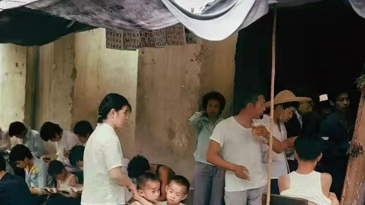 85年我考上中专，“娃娃亲”女友怕我变心，我中了她们母女设的计