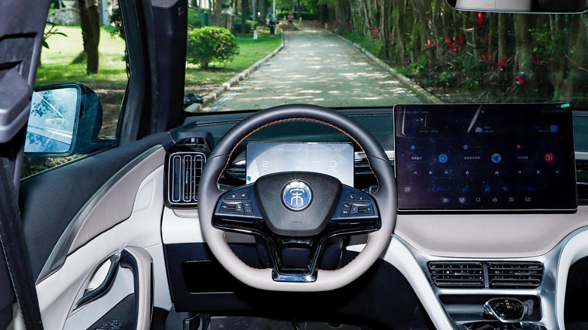 不得不服气！10万级suv的王炸！丰田该慌了！