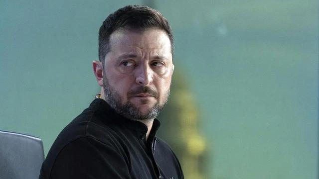 泽连斯基48小时赴美签协议，川普态度突变，50%资源换援助引争议