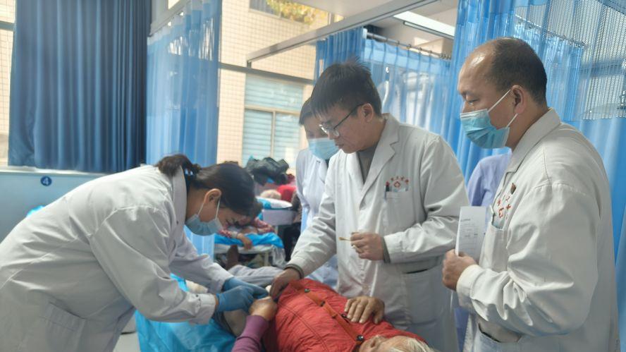 “向阳花”暖了群众心！桓台县果里镇中心卫生院暖心服务获点赞