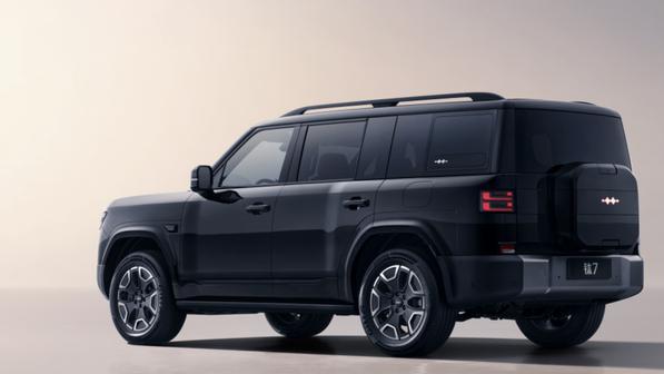 方程豹钛7官宣，低配没激光雷达，还得和唐L抢饭