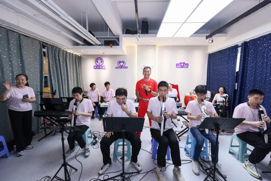 奥运冠军现身深圳......