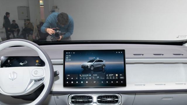 上市16天下线10000台，预算10万左右可看看零跑B10