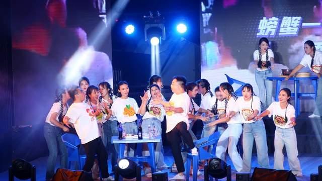 秦岭秋韵与烟火气同频：宁陕金秋旅游季启幕 “村光大道”持续赋能文旅融合