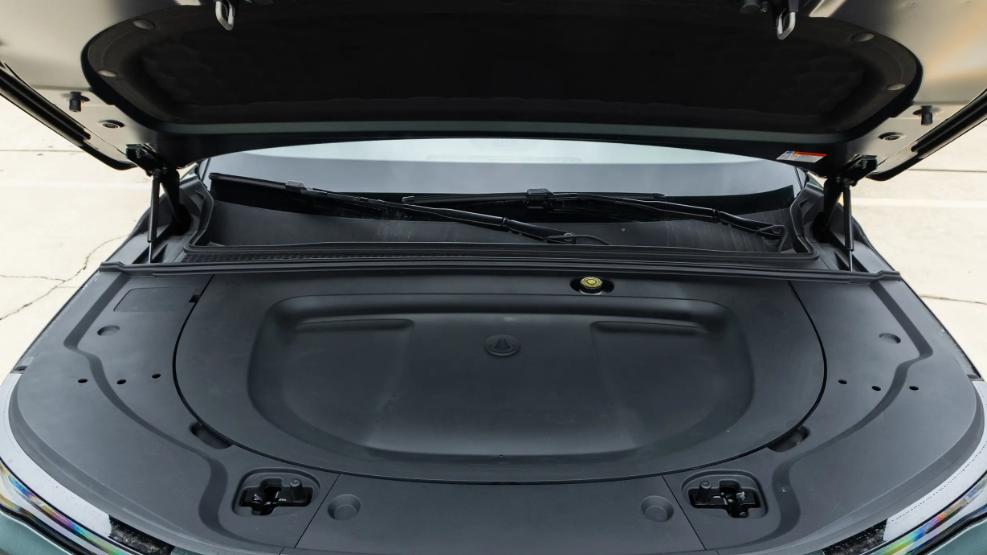 标配四驱，不到4秒破百，这款大型SUV主打运动？