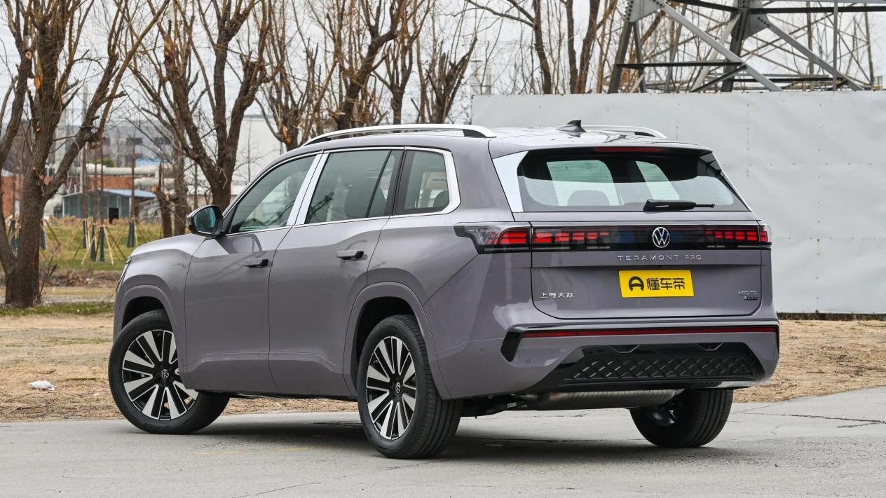 车长超5米1，配2.0T+8155芯片，家用选它如何？