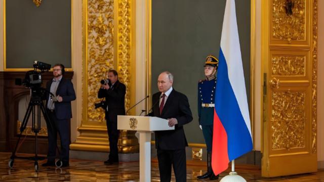 金库告急！俄罗斯开始“搬金条”续命，财政危机正撕开帝国幻象