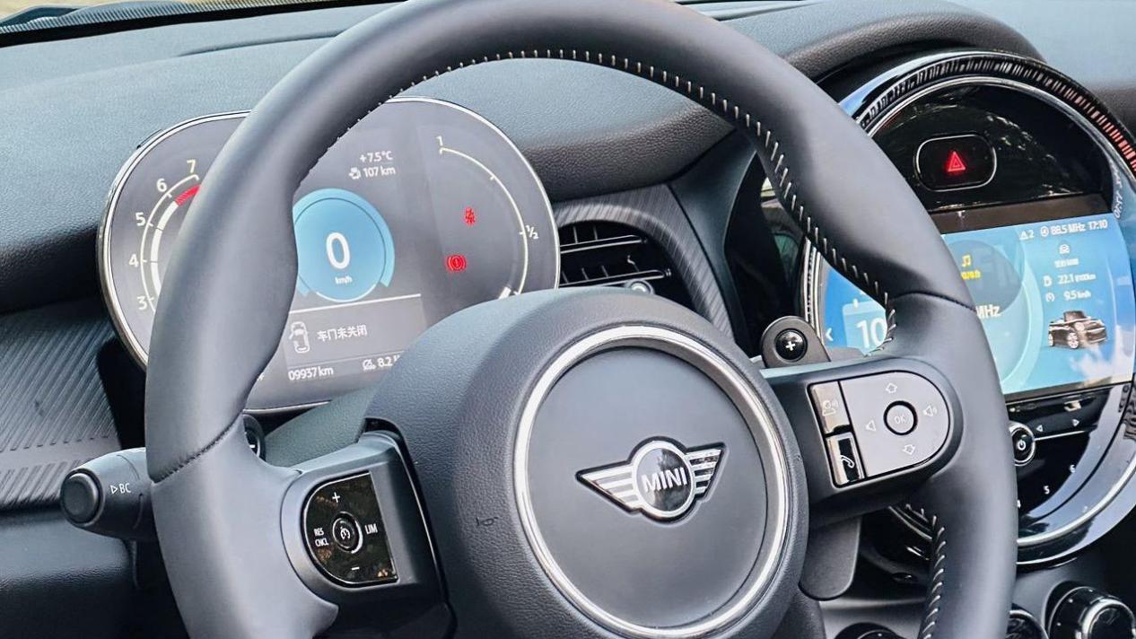 30万出头圆梦敞篷MINI COOPER S，一手准新车，拉风吸睛利器
