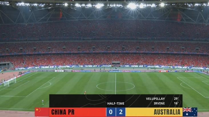 国足半场0射正，两个丢球暴露中场防守问题，马德兴：伊万选错首发